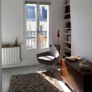 modern Studio In Paris With Balcony
