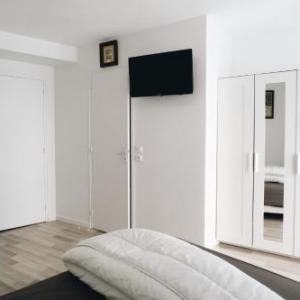 Beautiful bright studio near montparnasse