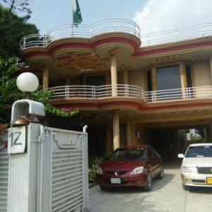 Paramount Guest House