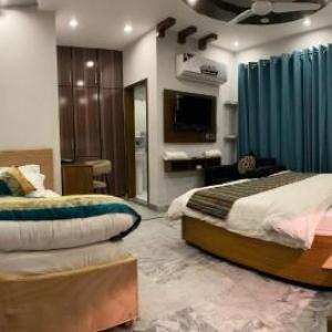 Hotel Holiday