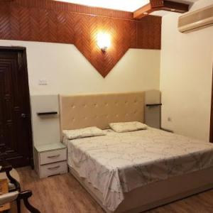 5 Bedroom Apartment in Gulberg II