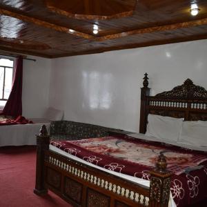 Track View Hotel