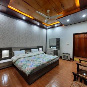 Roof top Resort murree