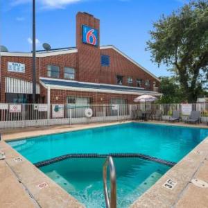 Motel 6-Houston TX - Brookhollow