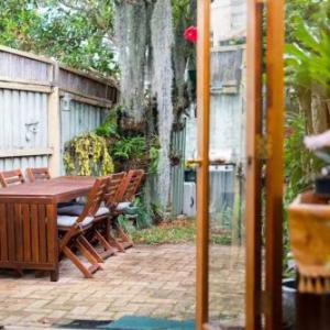 2 Bed Renovated Terrace - Erskinville
