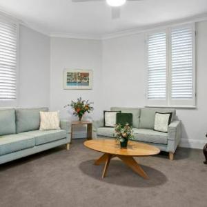 Family Terrace Home Minutes from Oxford Street and CBD