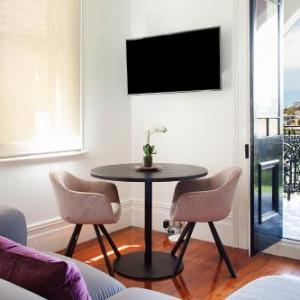 Charming Studio With Balcony in Inner-City Glebe Sydney
