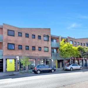 Lovely inner city Rosebery 2 BDR fully self-contained apartment with parking (16 BOT)