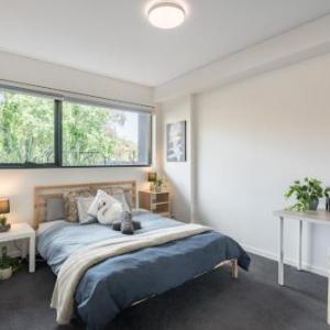 BRAND NEW! 1BR + Study Apt in Homebush Sleeps 5