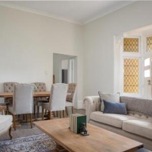 Sunny Apartment with Private Parking Sydney New South Wales