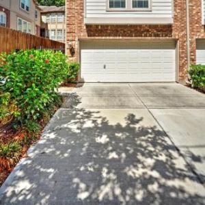 2500 Sq Ft Townhome - Walk to Central River Oaks! Houston Texas