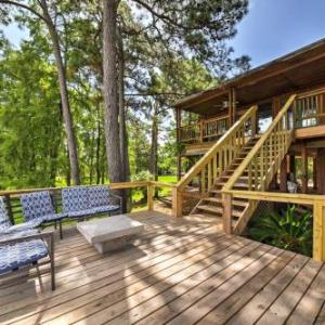 Riverfront Houston House with Deck and Private Dock!
