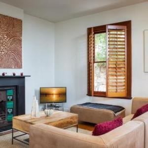 Chic Two-storey Cottage with Darling Harbour Views New South Wales