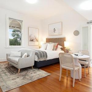 Modern and Cosy Inner West Apartment Sydney