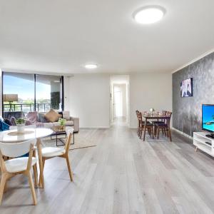 Spacious Convenience 3BD near Beaches & Airport