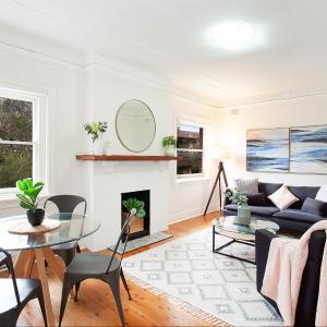 Heritage Home Metres from Manly Beaches and Dining