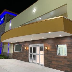 Americas Best Value Inn & Suites Houston at Hwy 6