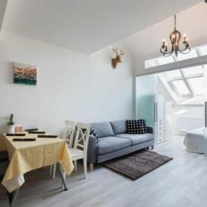 Kent Ridge Loft Sokolska