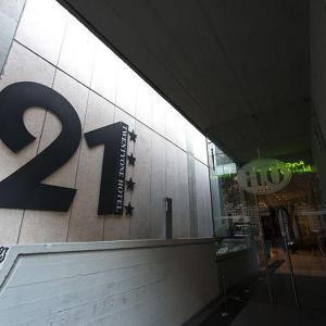 twentyone Hotel