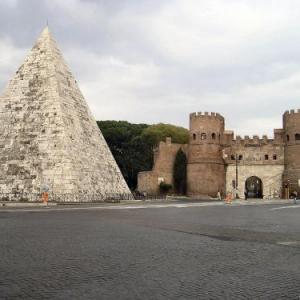 Hotel Pyramid