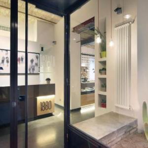 1880 Atypical Rooms