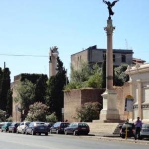Oltre le mura