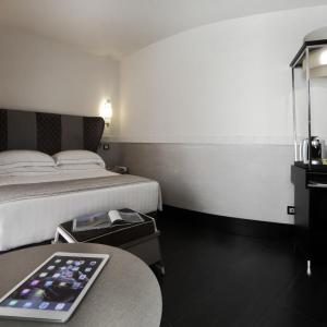 Mood Suites Tritone Suites