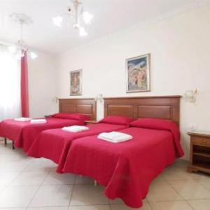 Anthony House Via Villafranca 2 Castro Pretorio Rome 