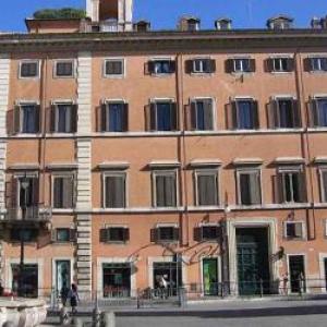 Piazza Colonna Apartment - Charme Homes
