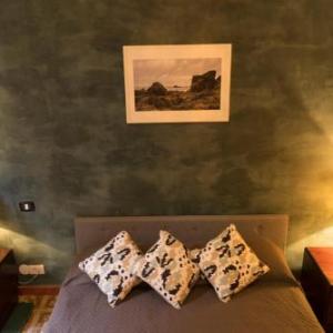 trastevere Corner Eight