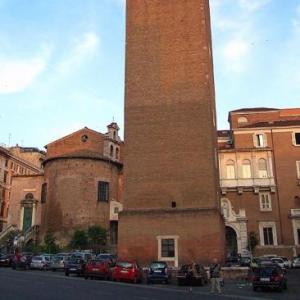 Lovely and modern nest near the Colosseum