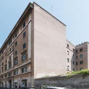 Colosseum Roomy Apartment 