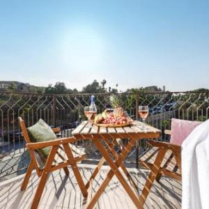 Apartment with Sea View and Balcony Facing West by Sea N' Rent