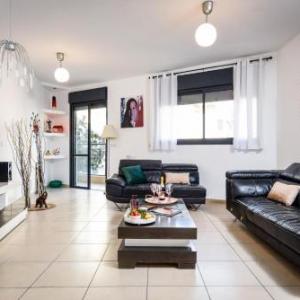 Stunning 2BR Apt w Balcony in City Center by Sea N' Rent