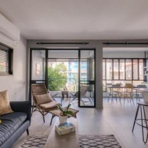Yohanan HaSandlar tel Aviv