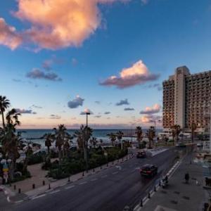 Sea View Apartment Prime Location On The Beach