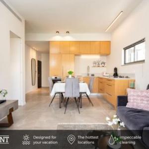 Beautiful City Apt w/Balcony by Sea N' Rent