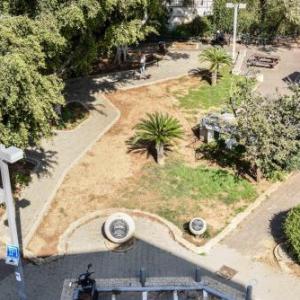 TLV Loft Paradise with Balcony Roof Top & Mamad by Sea N' Rent
