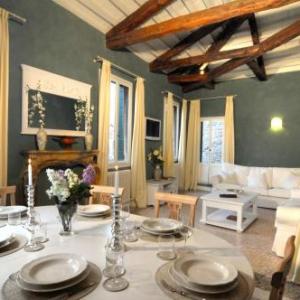 Ca dell Artista with Balcony and terrace