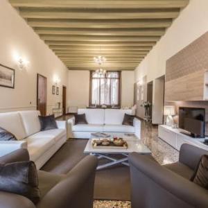 Ca del monastero 4 Collection Apartment up to 8 Guests with Lift 