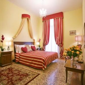 San Luca Flats 