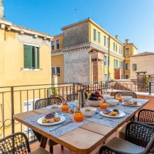 La Dimora di San maurizio 4 Deluxe Apartment with terrace