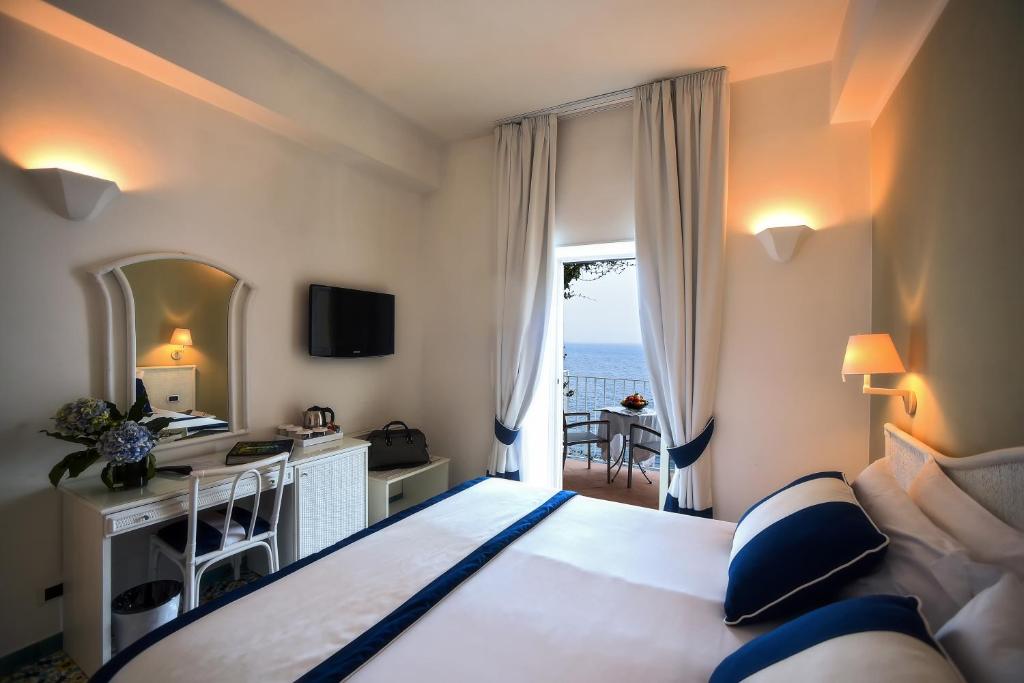 Hotel Miramalfi - image 2