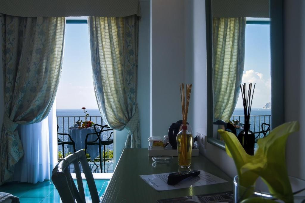 Hotel Miramalfi - image 5