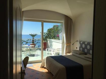 Hotel Bellevue Suite - image 1