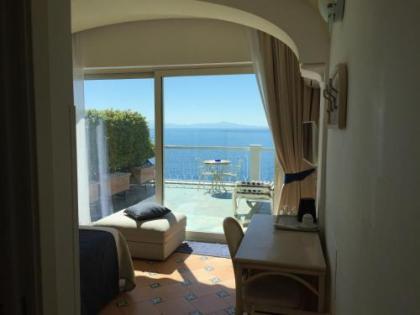 Hotel Bellevue Suite - image 8