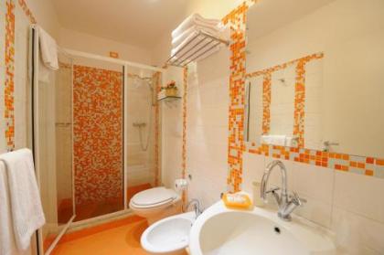 Sharon House - image 2