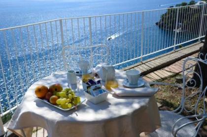 Villa Santa Maria - Luxury Sea View Rooms - image 10