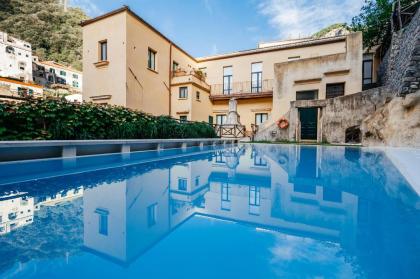 Amalfi Resort - image 1