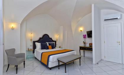 Amalfi Resort - image 9
